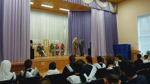 В Молькеевском доме культуры был представлен спектакль по пьесе Заки Зайнуллина под названием «Женщины 41-го»