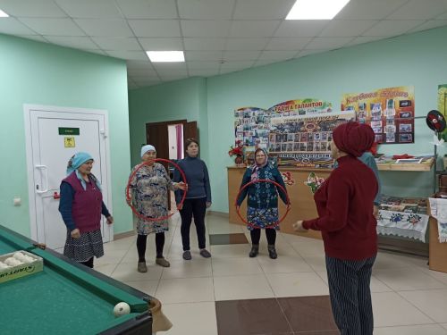 В Берлибашском сельском клубе стартовал новый проект — линейные танцы для пожилых людей