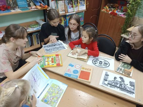 В Берлибашском сельском клубе работники культуры провели для детей познавательный час на тему «Правила дорожного движения»