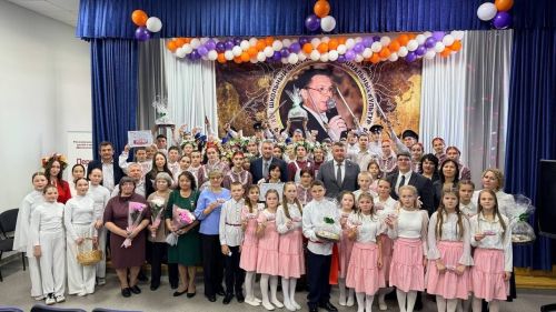 В Федоровской школе состоялся XVI Межшкольный фестиваль национальных культур «Цветок Дружбы», посвященный памяти Михаила Александровича Серякова
