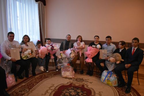 Кайбычта туу турында таныклык тапшыру тантанасы узды