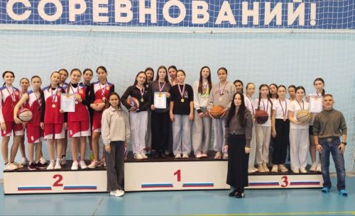 В спортивном комплексе «Салават купере» прошел баскетбольный турнир среди школьников Кайбицкого района