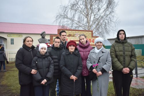 В Малых Мемях состоялось мероприятие, посвященное памяти бойцов, погибших при выполнении воинского долга в ходе спецоперации