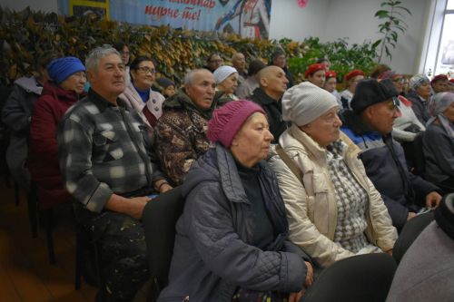 На родине Героя России — в Малых Мемях состоялась презентация книги
