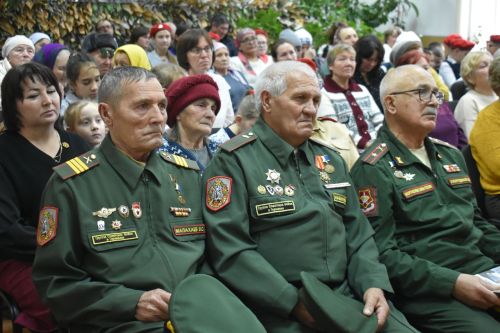 На родине Героя России — в Малых Мемях состоялась презентация книги