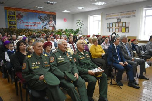 На родине Героя России — в Малых Мемях состоялась презентация книги