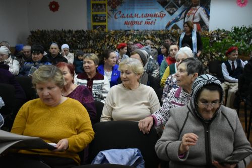 На родине Героя России — в Малых Мемях состоялась презентация книги