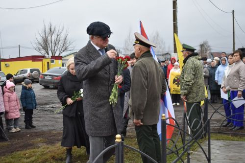 В Малых Мемях состоялось мероприятие, посвященное памяти бойцов, погибших при выполнении воинского долга в ходе спецоперации