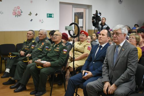 На родине Героя России — в Малых Мемях состоялась презентация книги