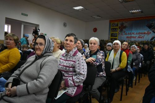 На родине Героя России — в Малых Мемях состоялась презентация книги