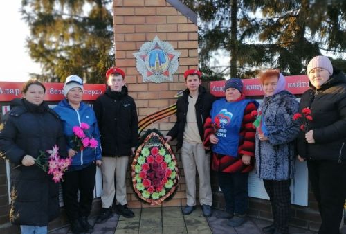 В День Героев Отечества в деревне Шуширма прошло торжественное мероприятие, посвященное памяти земляков, отдавших жизнь за Родину