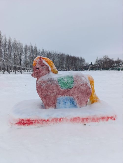 Снежные скульптуры в парке «Дубрава»