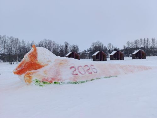 Снежные скульптуры в парке «Дубрава»