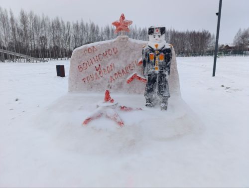 Снежные скульптуры в парке «Дубрава»