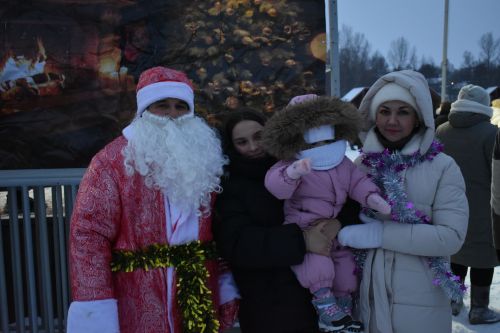В Кайбицах состоялось открытие главной елки района