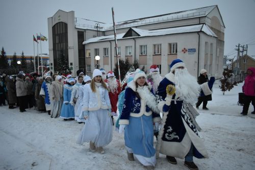 В Кайбицах состоялось открытие главной елки района