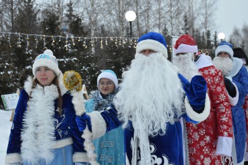 В Кайбицах состоялось открытие главной елки района