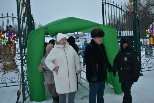 В Кайбицах состоялось открытие главной елки района