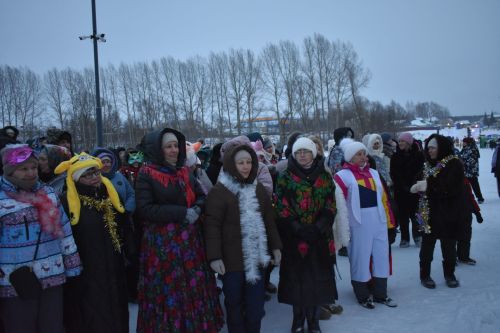 В Кайбицах состоялось открытие главной елки района