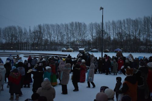 В Кайбицах состоялось открытие главной елки района