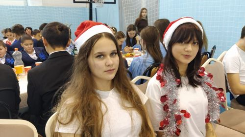 Активисты и отличники учебы Кайбицкого района собрались на елку