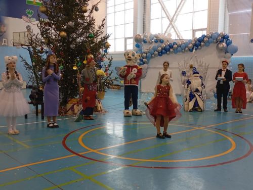 В Кайбицах состоялась новогодняя елка для детей с ограниченными возможностями здоровья, приемных детей, детей-сирот и детей участников СВО