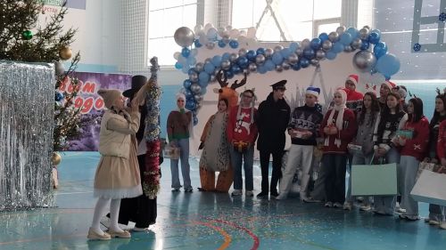Активисты и отличники учебы Кайбицкого района собрались на елку