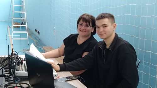 Активисты и отличники учебы Кайбицкого района собрались на елку