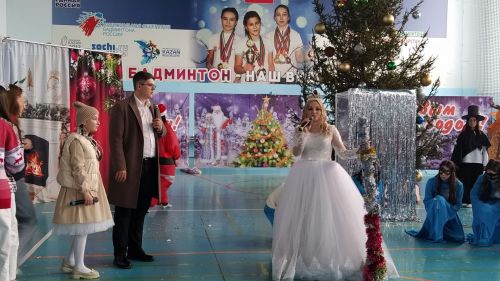 Активисты и отличники учебы Кайбицкого района собрались на елку