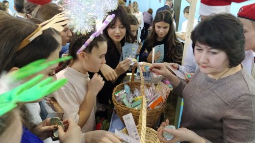 Активисты и отличники учебы Кайбицкого района собрались на елку