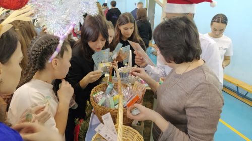 Активисты и отличники учебы Кайбицкого района собрались на елку