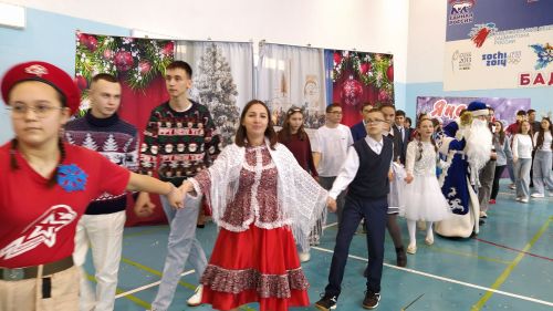 Активисты и отличники учебы Кайбицкого района собрались на елку