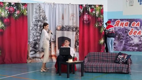 Активисты и отличники учебы Кайбицкого района собрались на елку