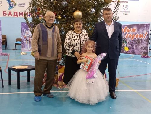В Кайбицах состоялась новогодняя елка для детей с ограниченными возможностями здоровья, приемных детей, детей-сирот и детей участников СВО