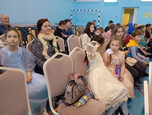 В Кайбицах состоялась новогодняя елка для детей с ограниченными возможностями здоровья, приемных детей, детей-сирот и детей участников СВО