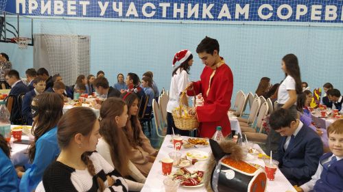 Активисты и отличники учебы Кайбицкого района собрались на елку