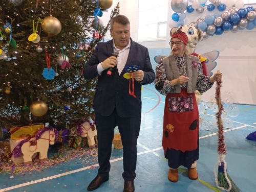В Кайбицах состоялась новогодняя елка для детей с ограниченными возможностями здоровья, приемных детей, детей-сирот и детей участников СВО