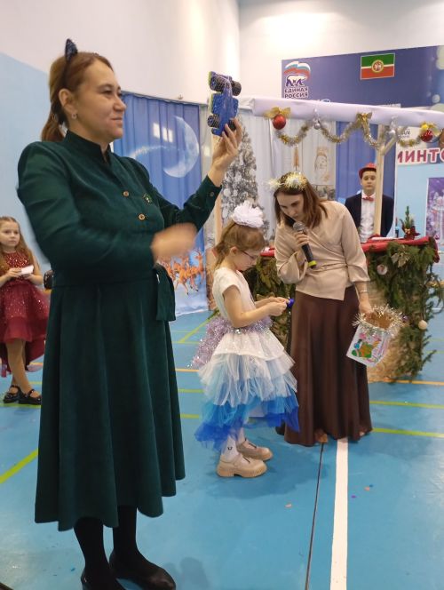 В Кайбицах состоялась новогодняя елка для детей с ограниченными возможностями здоровья, приемных детей, детей-сирот и детей участников СВО