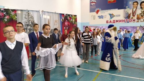 Активисты и отличники учебы Кайбицкого района собрались на елку