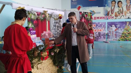 Активисты и отличники учебы Кайбицкого района собрались на елку