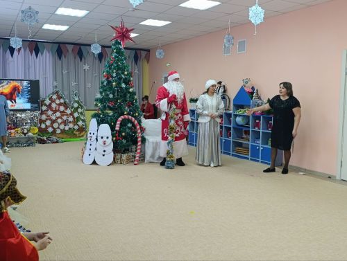 В детском саду «Миляшкай» прошел новогодний утренник
