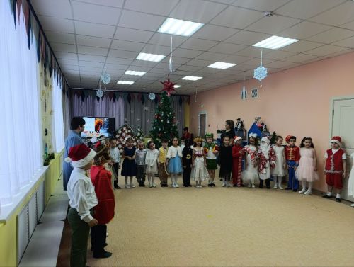 В детском саду «Миляшкай» прошел новогодний утренник