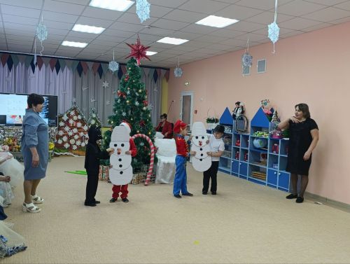 В детском саду «Миляшкай» прошел новогодний утренник