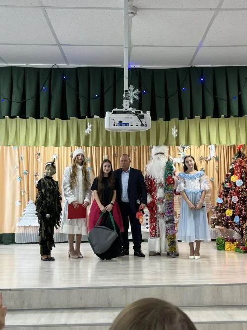 В Чутеевской школе перед Новым годом прошла трогательная акция «Елка желаний»