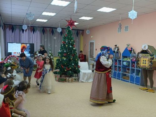 В детском саду «Миляшкай» прошел новогодний утренник