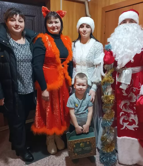 Дети участников СВО — воспитанники детсада «Миляшкай» получили подарки от Раиса РТ