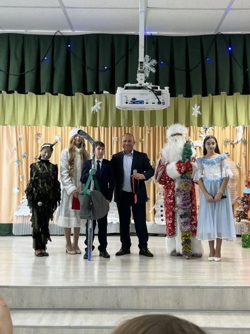 В Чутеевской школе перед Новым годом прошла трогательная акция «Елка желаний»