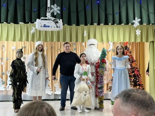 В Чутеевской школе перед Новым годом прошла трогательная акция «Елка желаний»