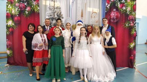Активисты и отличники учебы Кайбицкого района собрались на елку