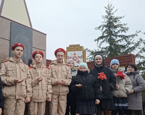 Советник директора по воспитанию Шихова А.Ф. провела интеллектуальную игру в Федоровской школе, посвященную Дню неизвестного солдата